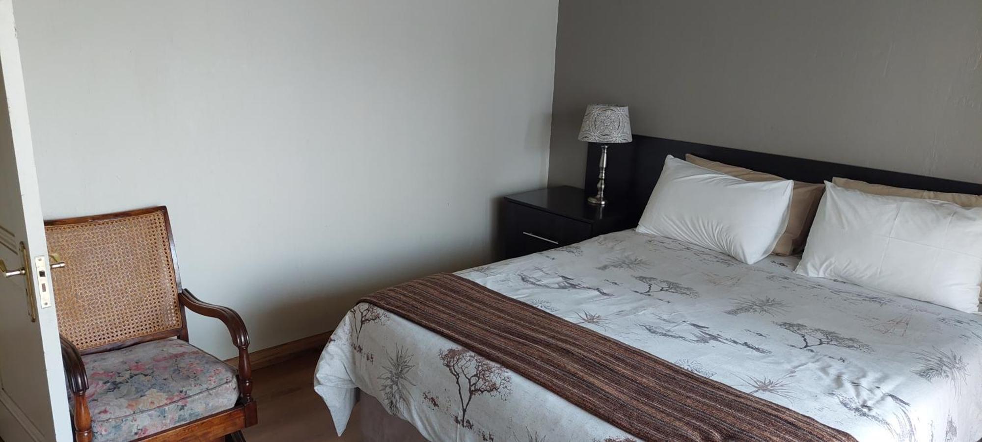 12 On Vaal Drive Guesthouse バンダービールパーク エクステリア 写真