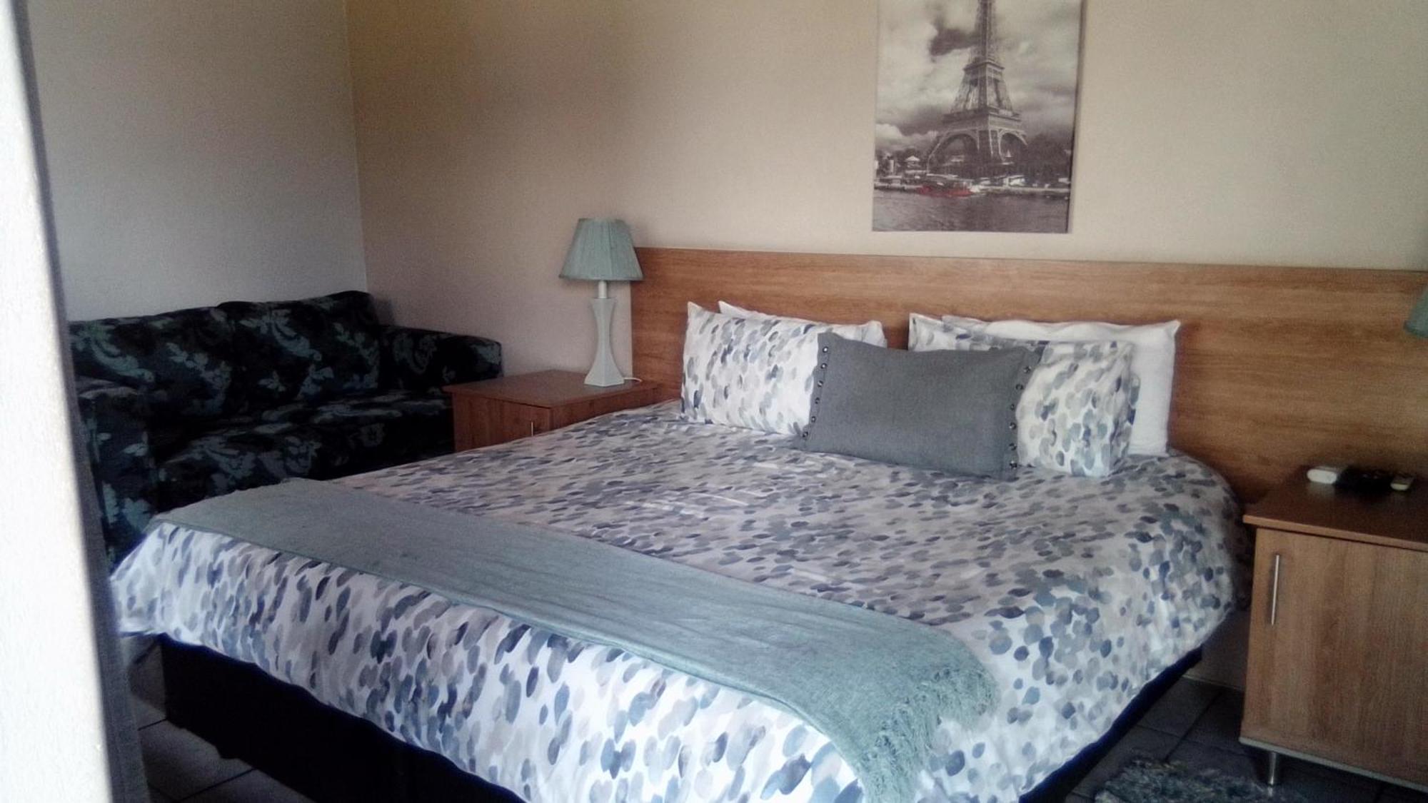 12 On Vaal Drive Guesthouse バンダービールパーク エクステリア 写真