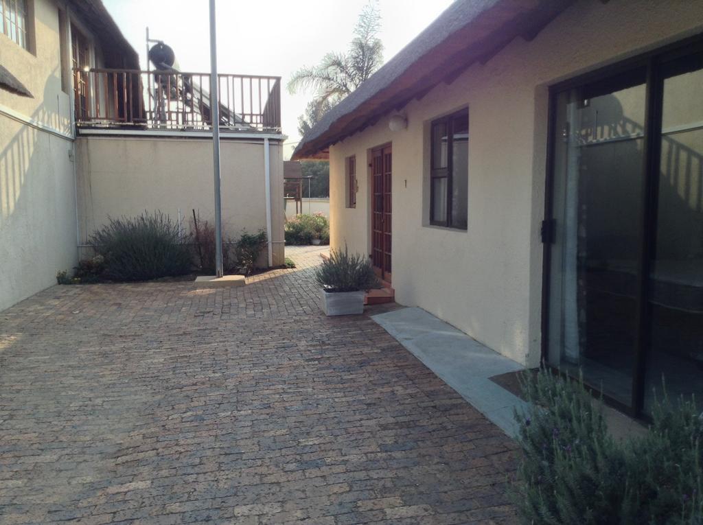 12 On Vaal Drive Guesthouse バンダービールパーク 部屋 写真